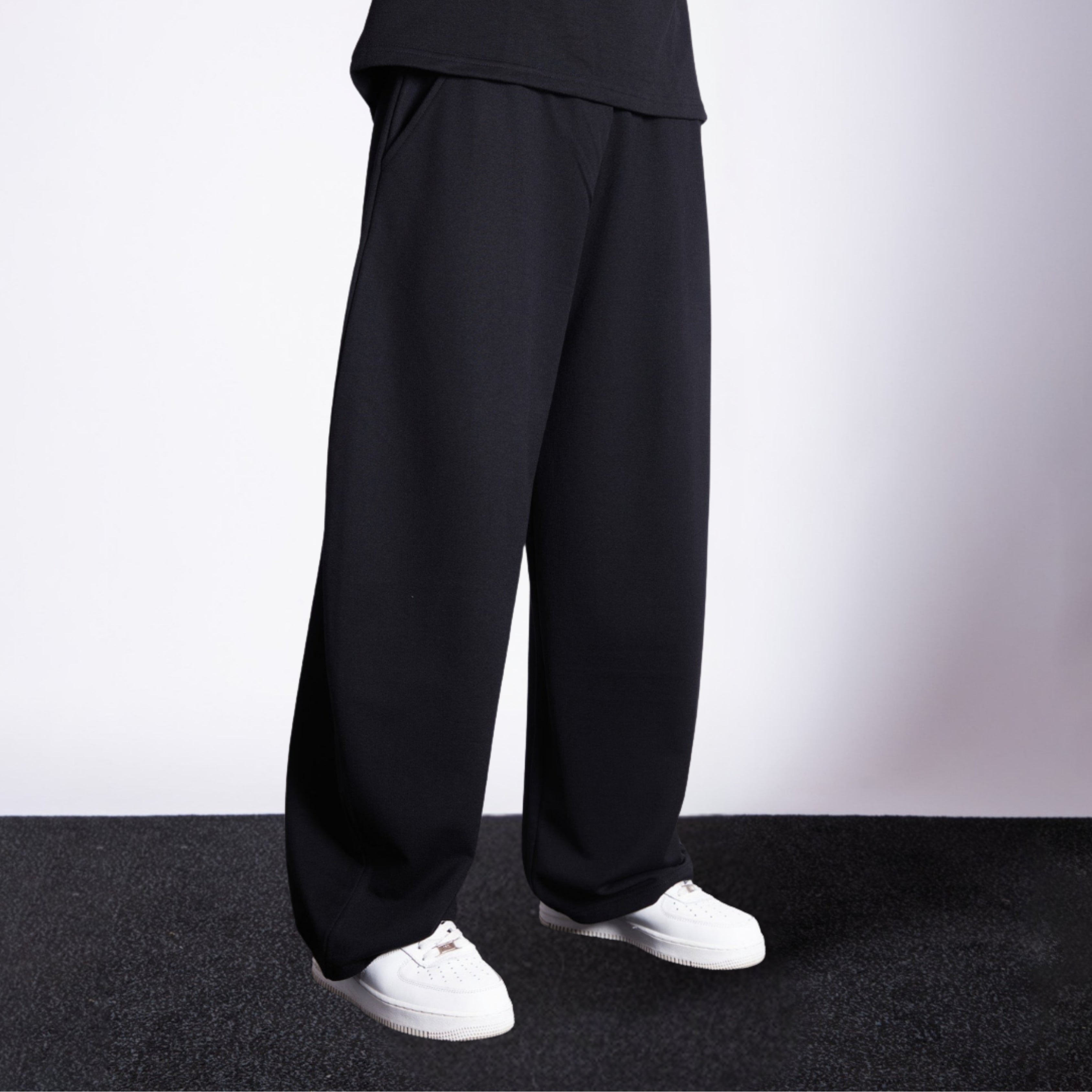 BLACK SWEATPANT